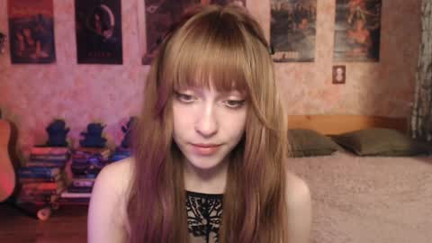 ellie_friendly online show from 5, 4, 2026
