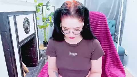 Snapshot of ellie_magic chatting on 1, 3, 2025 ellie_magic online show from 1, 3, 2025