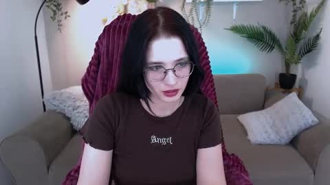 Snapshot of ellie_magic chatting on 4, 3, 2025 ellie_magic online show from 4, 3, 2025