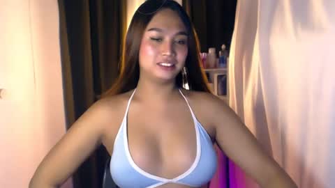 Snapshot of elliecummers chatting on 27, 6, 2026 ellie online show from 27, 6, 2026