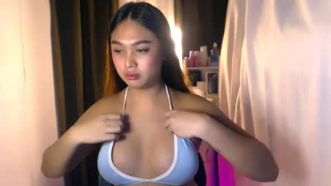 Snapshot of elliecummers chatting on 28, 6, 2026 ellie online show from 28, 6, 2026