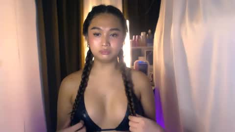 Snapshot of elliecummers chatting on 15, 7, 2026 ellie online show from 15, 7, 2026
