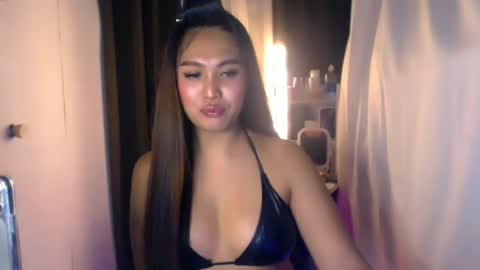 Snapshot of elliecummers chatting on 18, 7, 2026 ellie online show from 18, 7, 2026