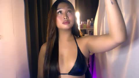 Snapshot of elliecummers chatting on 24, 7, 2026 ellie online show from 24, 7, 2026