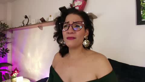 Snapshot of elliee1 chatting on 3, 6, 2026 elliee1 online show from 3, 6, 2026