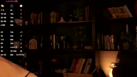 Snapshot of elliefrost chatting on 20, 10, 2025 elliefrost online show from 20, 10, 2025