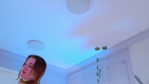 elliegarson__ online show from 19, 4, 2026