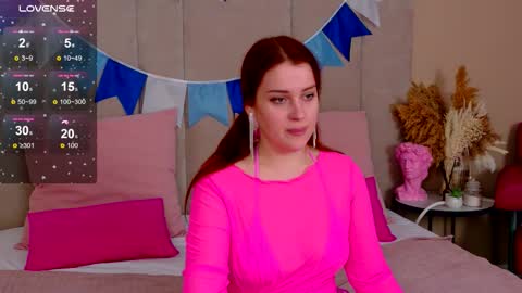 EllieLarson online show from 22, 9, 2025