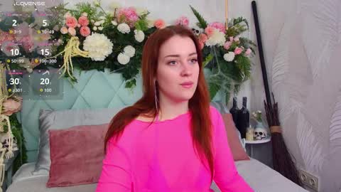EllieLarson online show from 27, 10, 2025