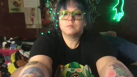 Ellie Louise online show from 25, 2, 2025