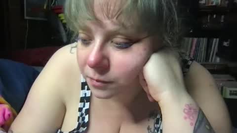 Ellie Louise online show from 5, 11, 2025