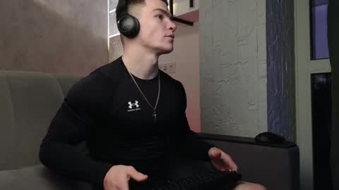 elliot_muscle04 online show from 1, 3, 2026