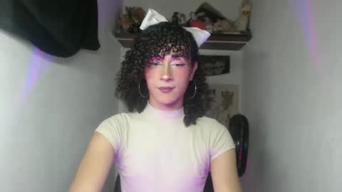 Snapshot of ellis_flowers chatting on 25, 5, 2026 . online show from 25, 5, 2026