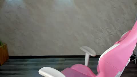 Snapshot of elly_bloomm chatting on 1, 7, 2026 Elly Bloomm online show from 1, 7, 2026