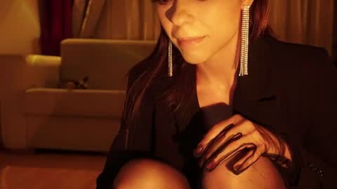 Snapshot of elly_fry chatting on 31, 7, 2026 Art Place online show from 31, 7, 2026