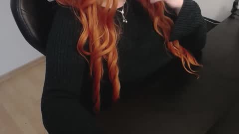 Snapshot of elly_petite chatting on 26, 11, 2025 Elly online show from 26, 11, 2025