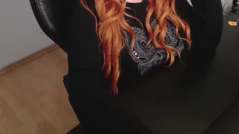 Snapshot of elly_petite chatting on 14, 12, 2025 Elly online show from 14, 12, 2025