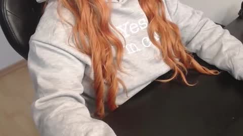 Snapshot of elly_petite chatting on 7, 1, 2026 Elly online show from 7, 1, 2026