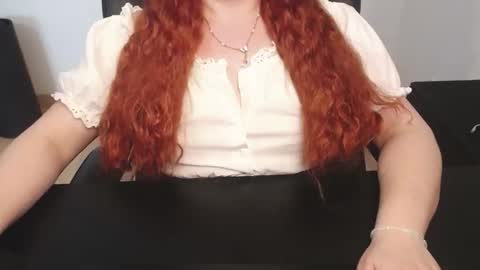 Snapshot of elly_petite chatting on 19, 4, 2026 Elly online show from 19, 4, 2026