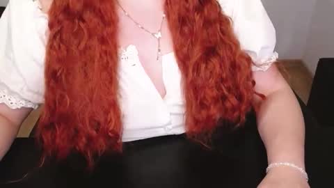Snapshot of elly_petite chatting on 19, 4, 2026 Elly online show from 19, 4, 2026