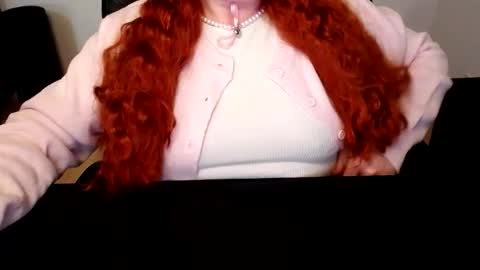 Snapshot of elly_petite chatting on 11, 5, 2026 Elly online show from 11, 5, 2026