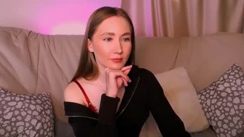 Snapshot of ellycolins_ chatting on 10, 2, 2026 Elly online show from 10, 2, 2026