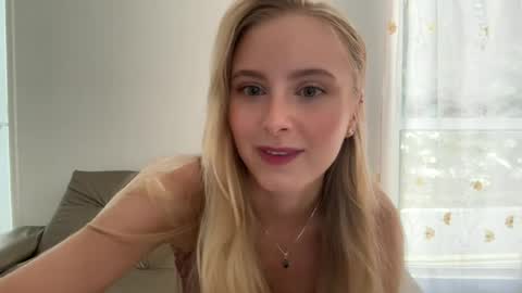 Snapshot of ellykeyofficial chatting on 2, 8, 2026 ellykeyofficial online show from 2, 8, 2026