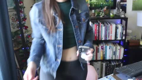 Elly Naomi online show from 27, 3, 2026