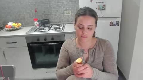 Snapshot of ellyslimdoll chatting on 25, 3, 2026 ellslimdoll online show from 25, 3, 2026
