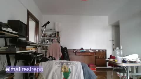 Mati Restrepo online show from 23, 11, 2025