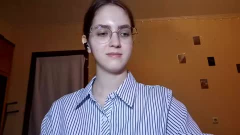 Snapshot of elmeraurora chatting on 23, 4, 2026 Kate online show from 23, 4, 2026