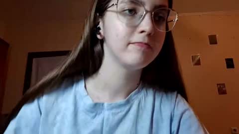 Snapshot of elmeraurora chatting on 8, 5, 2026 Kate online show from 8, 5, 2026