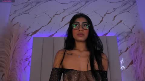 Snapshot of elody_rousse chatting on 14, 10, 2025 elody_rousse online show from 14, 10, 2025