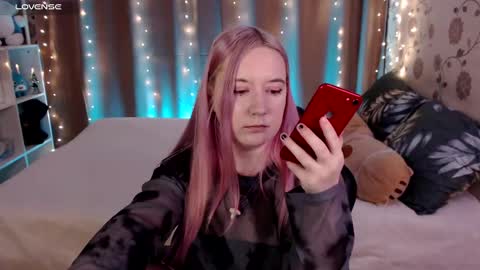 Snapshot of elovinora chatting on 14, 12, 2024 Ela give me a thumbs up if you like it  and this is important for the development of the account online show from 14, 12, 2024