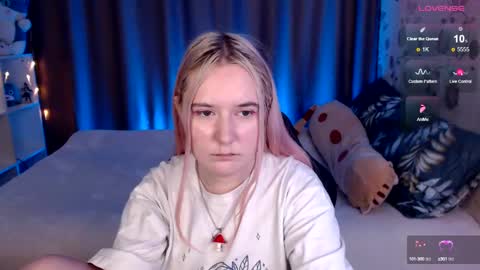 Snapshot of elovinora chatting on 29, 12, 2024 Ela give me a thumbs up if you like it  and this is important for the development of the account online show from 29, 12, 2024