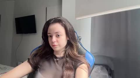 Snapshot of elowynx chatting on 14, 7, 2026 Milana online show from 14, 7, 2026