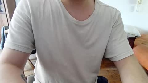 Snapshot of elriclust chatting on 9, 3, 2026 elriclust online show from 9, 3, 2026