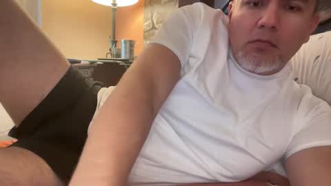 Snapshot of elvecinoequipadon chatting on 25, 5, 2026 Petrhus Rockpic online show from 25, 5, 2026