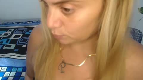 Snapshot of elza_blonde chatting on 13, 12, 2024 E L Z A online show from 13, 12, 2024