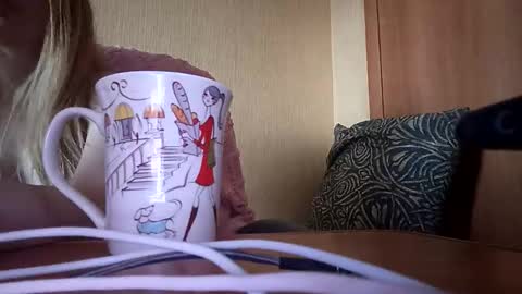 Elza Kom online show from 4, 11, 2025