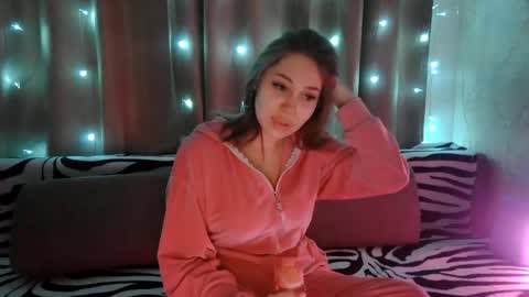 Snapshot of elzabagwell chatting on 4, 4, 2026 Monica online show from 4, 4, 2026
