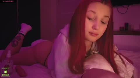 Snapshot of em1l1a chatting on 5, 12, 2025 Em1l1a online show from 5, 12, 2025