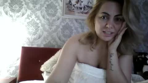 Snapshot of em_roqueen chatting on 25, 4, 2026 Em online show from 25, 4, 2026