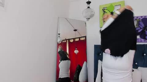 Snapshot of ema_garciaa chatting on 25, 5, 2026 ema garcia online show from 25, 5, 2026