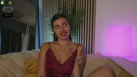 Snapshot of ema_reese chatting on 10, 7, 2026 Ema Reese online show from 10, 7, 2026