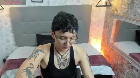 Snapshot of emahills__axelrose chatting on 4, 10, 2025 emahills__axelrose online show from 4, 10, 2025