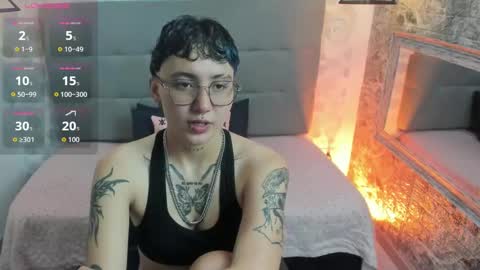 Snapshot of emahills__axelrose chatting on 14, 10, 2025 emahills__axelrose online show from 14, 10, 2025