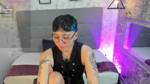 Snapshot of emahills__axelrose chatting on 18, 10, 2025 emahills__axelrose online show from 18, 10, 2025