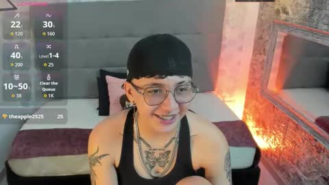 Snapshot of emahills__axelrose chatting on 26, 10, 2025 emahills__axelrose online show from 26, 10, 2025