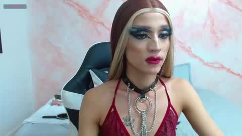 Snapshot of emale_experience22 chatting on 27, 10, 2025 Yasmin online show from 27, 10, 2025